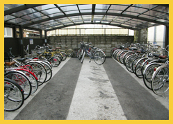 屋根付きの駐輪場